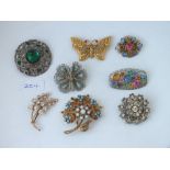 Bag of 8 vintage stone set brooches