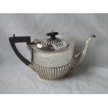 Edwardian oval half fluted tea pot - B'ham 1904 - 260gms