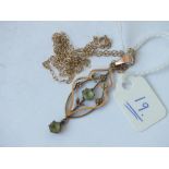 Green stone drop pendant necklace in 9ct