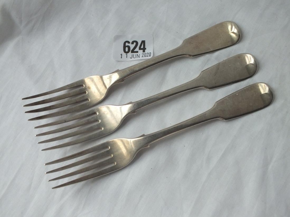 Four Georgian fiddle pattern desert spoons - 1830/1 - 162gms