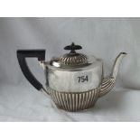 Late Victorian oval half fluted tea pot - 1895 - 245gms