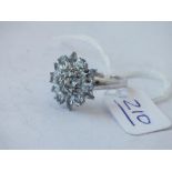 Stone set cluster ring set in 9ct