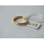 Plain 22ct gold wedding band - 4.4gms