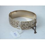 9ct plated wide bracelet