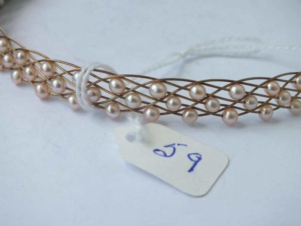 9ct gold choker with 3 rows of freshwater pearls - Image 2 of 2