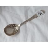 Fancy serving spoon with chased decoration - Sheffield 1902 - 80gms