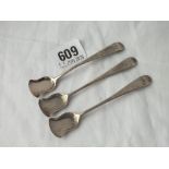 Three George III shovel shaped salt spoons by Hester Bateman - 1786