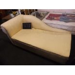 CREAM COLOURED DAYBED / CHAISE LONGUE