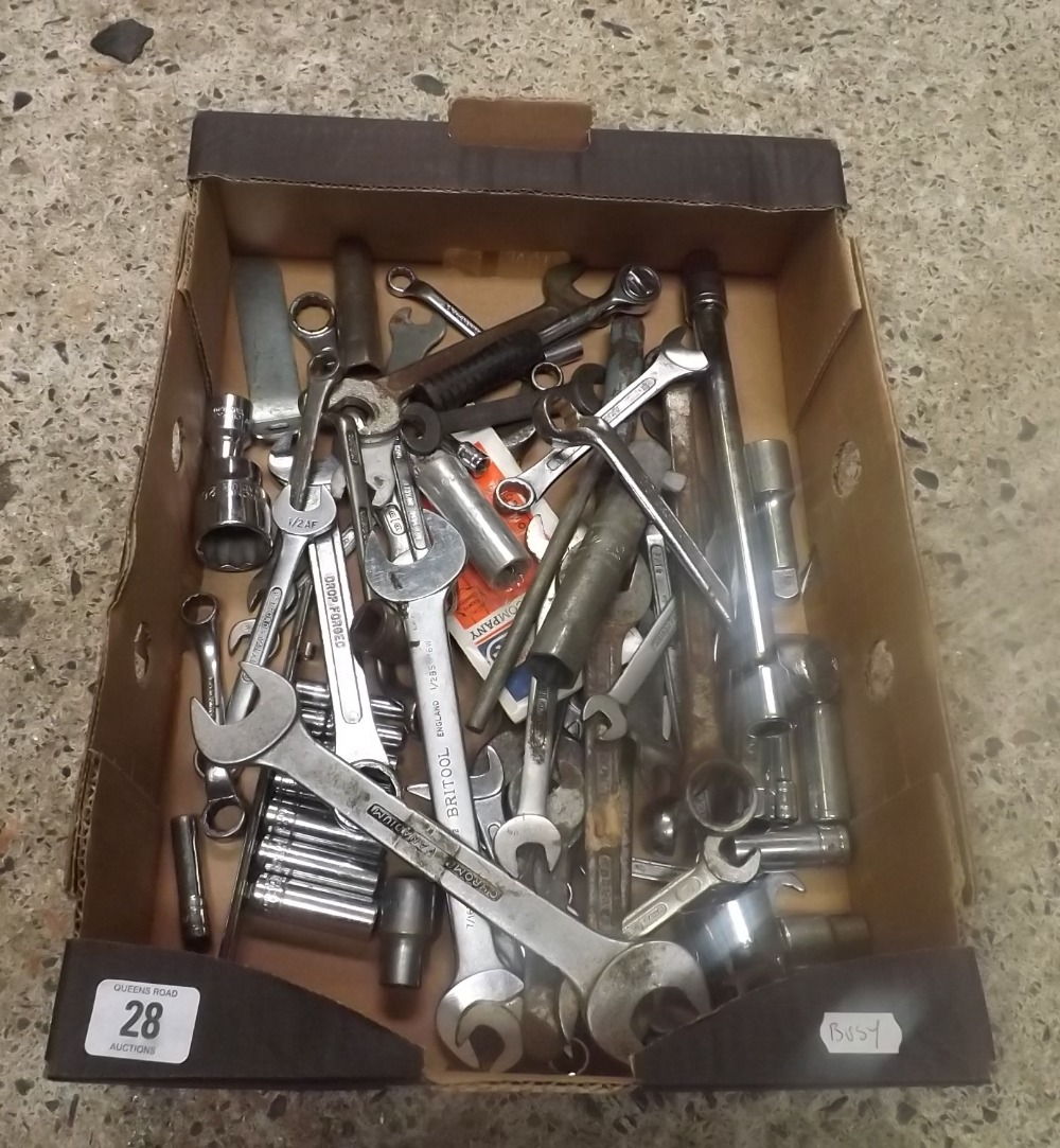 SMALL CARTON OF MIXED SPANNERS, SOCKETS & SOCKET SETS