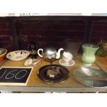 SHELF CONTAINING CROWN DEVON GREEN POTTERY VASE, A GLASS VASE, CHROME COVERED TEAPOT & VARIOUS