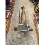 QTY OF GARDENING TOOLS INCL: RAKES & BRUSHES