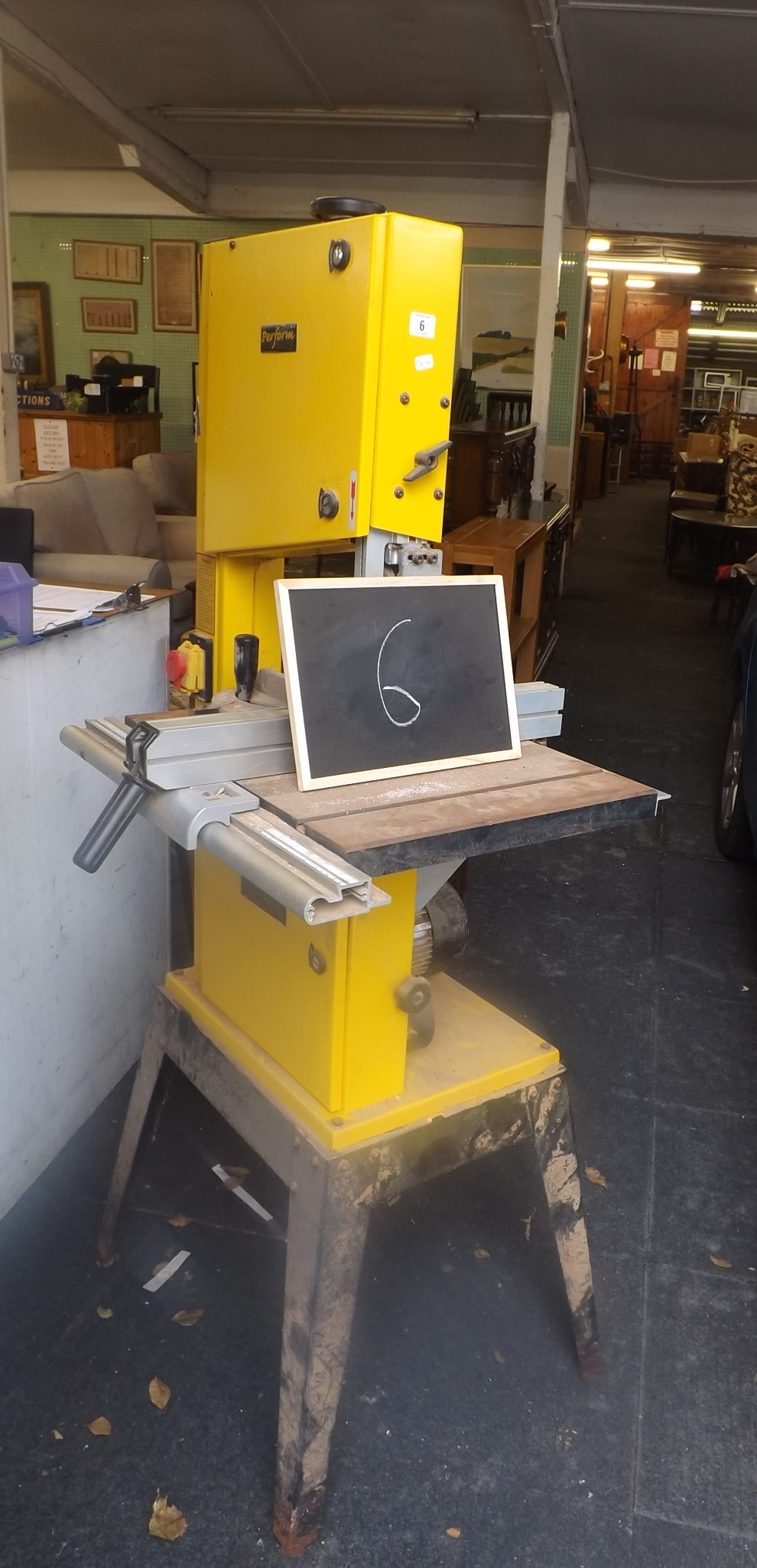 PERFORM BAND SAW ON STAND