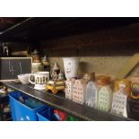 SHELF OF CHINAWARE INCL: THREE STEINS, MUGS & DELFT STYLE HOUSES