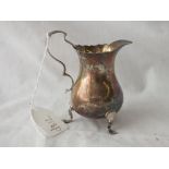 Small cream jug on pad feet - 3.5" high - B'ham 1904