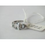 Three aquamarine &diamond ring in 9ct - size M - 2.3gms