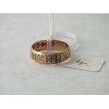 Antique 12ct wedding band with chased decoration - size J - 2.5gms