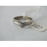 9ct hallmarked diamond set twist design ring - size O - 3.1gms