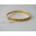 FANCY BRACELET WITH CHASED DECORATION SET IN 22ct gold - 12.2gms