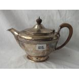 Good quality circular teapot on rim foot - London 1970 by WW - 749g