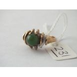 Domed green stone ring set in gold - size M - 4.4gms