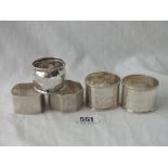 Group of five various napkin rings - 136g