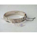 Vintage solid silver leaf motif bangle (1966)