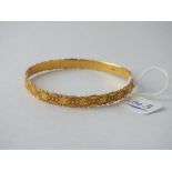FANCY BRACELET WITH CHASED DECORATION SET IN 22ct gold - 12gms