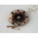 Gold enamel & onyx large oval target brooch - 16.6gms