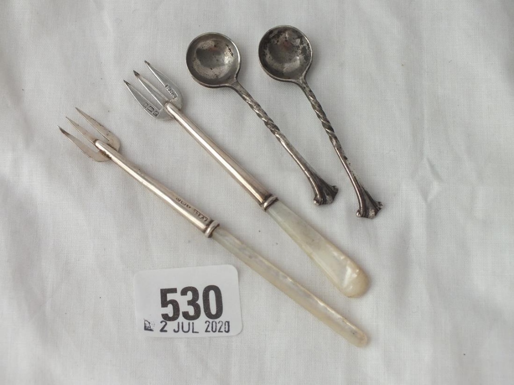 Pair of salt spoons and two olive forks - One B'ham 1901