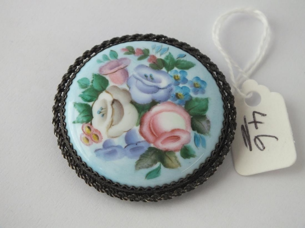 Circular vintage enamelled brooch with roses