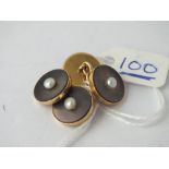 A PAIR OF FINE 18CT GOLD CUFFLINKS - 6.2gms
