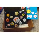 CARTON & SMALL TIN OF ADVERTISING PIN BADGES