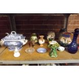 SHELF CONTAINING VARIOUS VASES,BLUE & WHITE SOUP TUREEN & GLASS WARE
