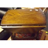 SMALL FINE QUALITY OAK DROP LEAF TABLE WITH TURNED LEGS