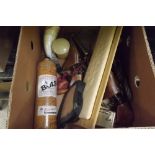 CARTON CONTAINING ROPE & HOOK, WOODEN SHOE TREES, COW HORN & OTHER BRIC-A-BRAC