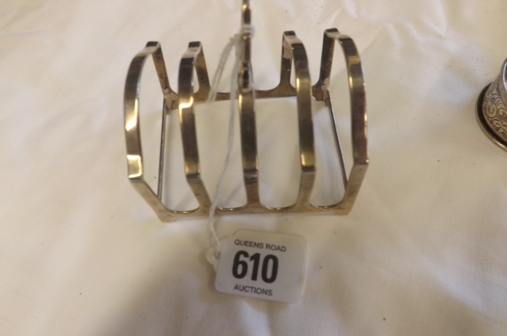 A FIVE BAR SILVER TOAST RACK - B'HAM