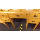QUALITY PINE TWIN PEDESTAL DESK WITH 5 DRAWERS & BRASS HANDLES