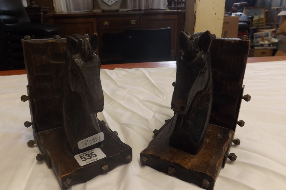 2 HORSE BOOKENDS