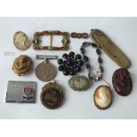 A bag of assorted costume jewellery items incl. cameo medal etc