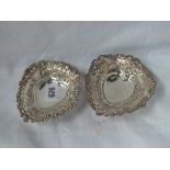 Pair of heart-shaped pierced dishes - B'ham 1899 - 59gms