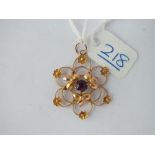 A red stone pendant in 9ct - 1.9gmss