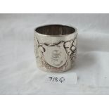 Continental (800) napkin ring decorated with vine motifs