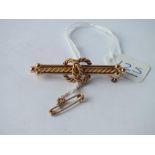 A Victorian Naval bar brooch in 15ct gold - 5.8gms