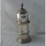 Good quality lighthouse-shaper caster with slip lock cover 7" high - London 1929 - 213gms