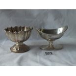 Boat-shaped salt on pedestal base and small bowl - B'ham 1887 - 107gms