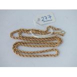 A rope twist neck chain in 9ct - 3gms