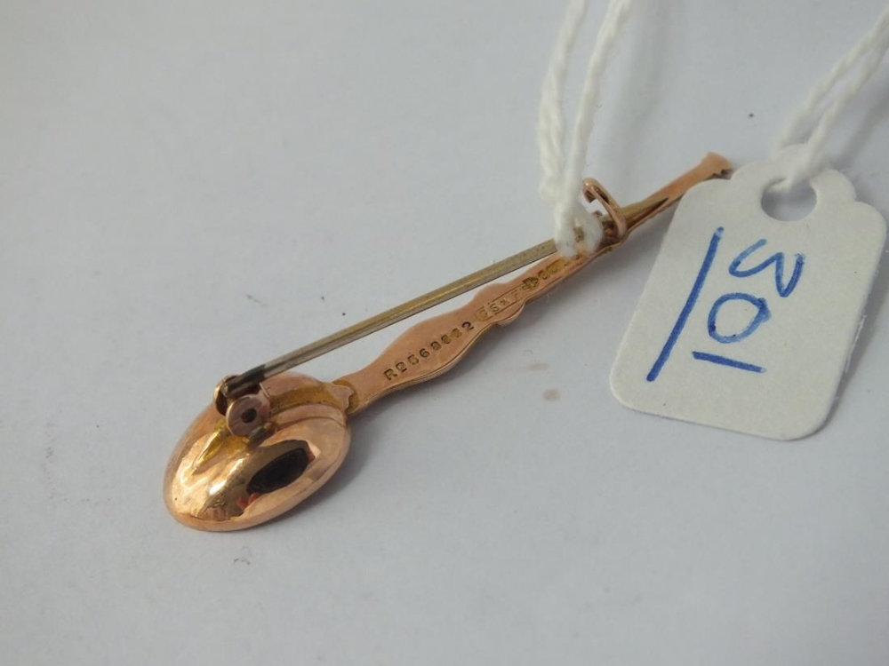 A small coronation spoon brooch set in 9ct - 2.2gms - Image 2 of 3