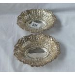 Pair of oval sweet dishes on ball feet 5" wide - B'ham 1898 - 95gms