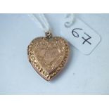 A back & front heart locket in 9ct - 4gms