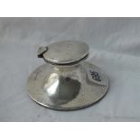 Capstan-shaped inkstand with hinged cover - B'ham 1908